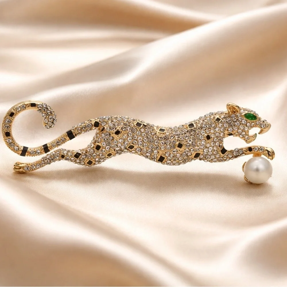 Panthere Gold  Crystal Brooch with Pearl Accent
